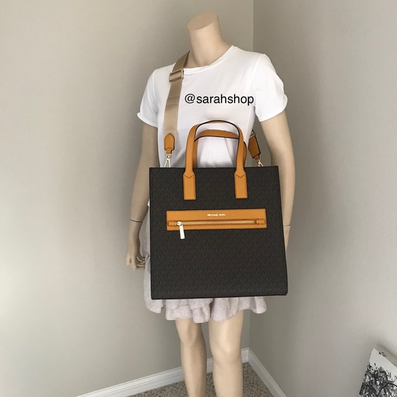 🌼Michael Kors Purse - Picture 4 of 11